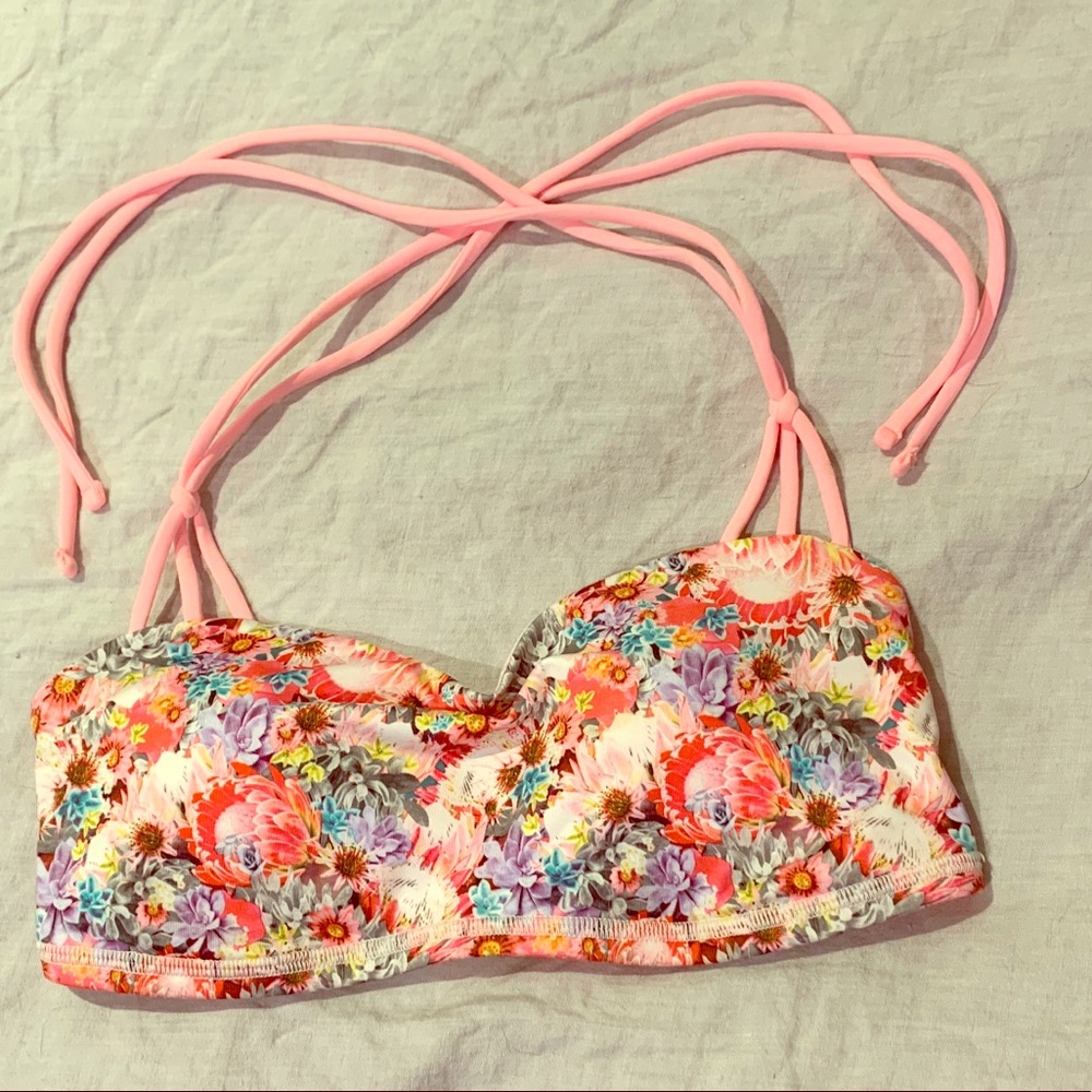 Lululemon tie-neck halter/bandeau sports bra